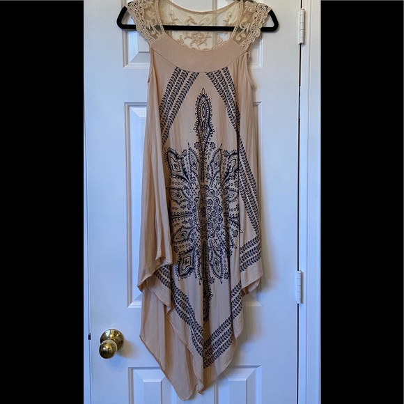 Cynthia Mehra handkerchief top - Picture 1 of 6